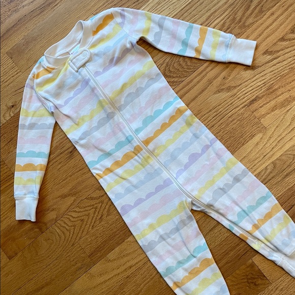 Hanna Andersson Pastel Scallop Cloud Pajamas - Picture 3 of 11